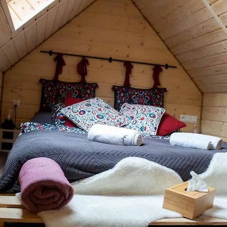 Pod Lasem Feriegård Poreba (Myslenice)