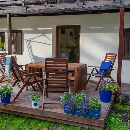 Pod Lasem Feriegård Poreba (Myslenice)