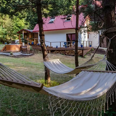 Pod Lasem Gospodarstwo agroturystyczne *